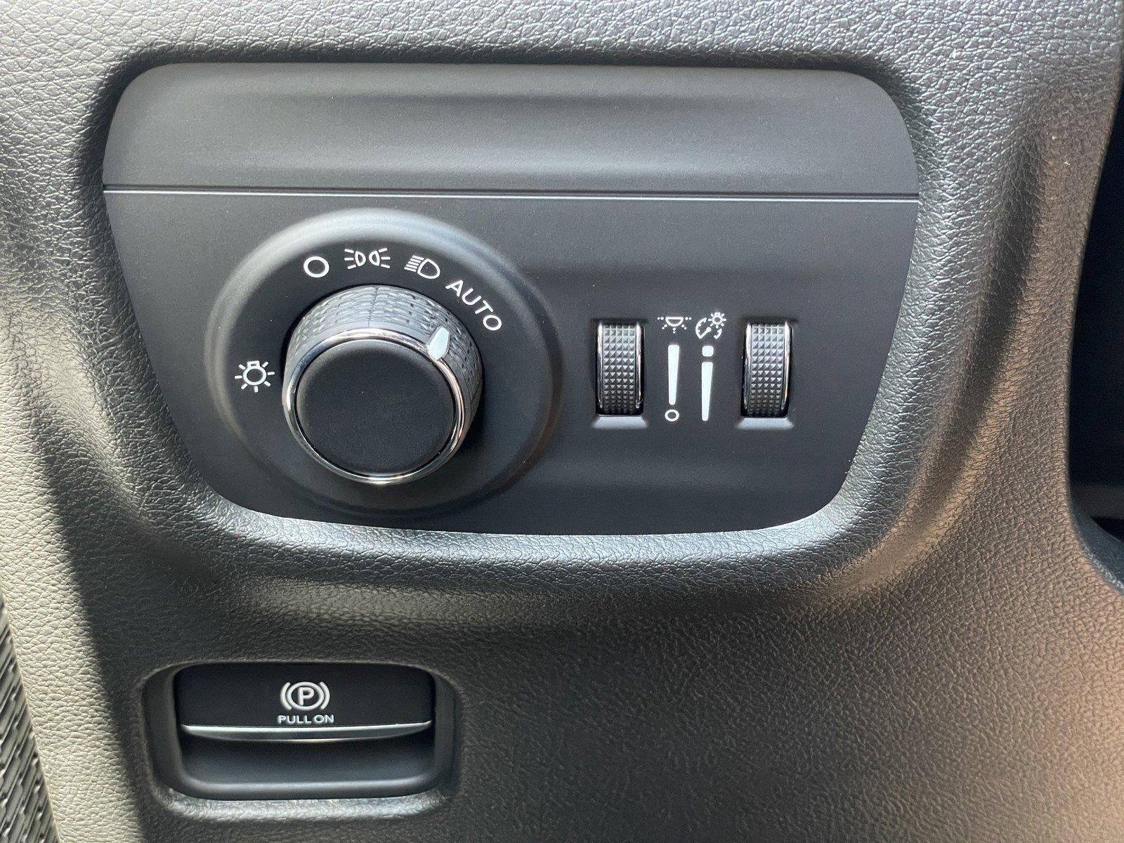 2027 Jeep Grand Cherokee GRAND CHEROKEE LAREDO X 4X2