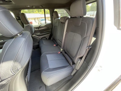 2027 Jeep Grand Cherokee GRAND CHEROKEE LAREDO X 4X2