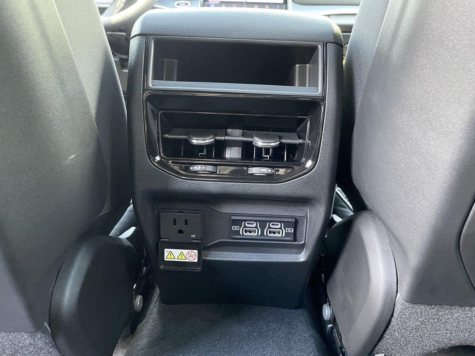 2027 Jeep Grand Cherokee GRAND CHEROKEE LAREDO X 4X2