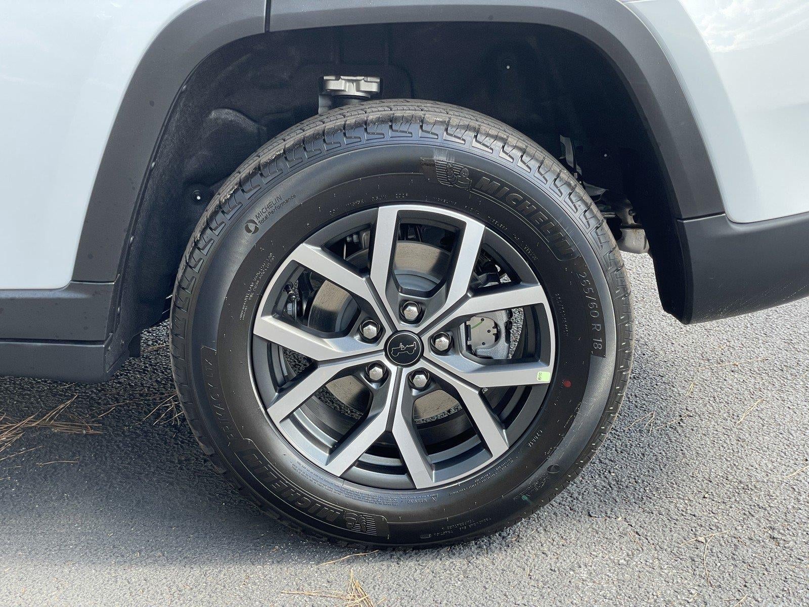 2027 Jeep Grand Cherokee GRAND CHEROKEE LAREDO X 4X2