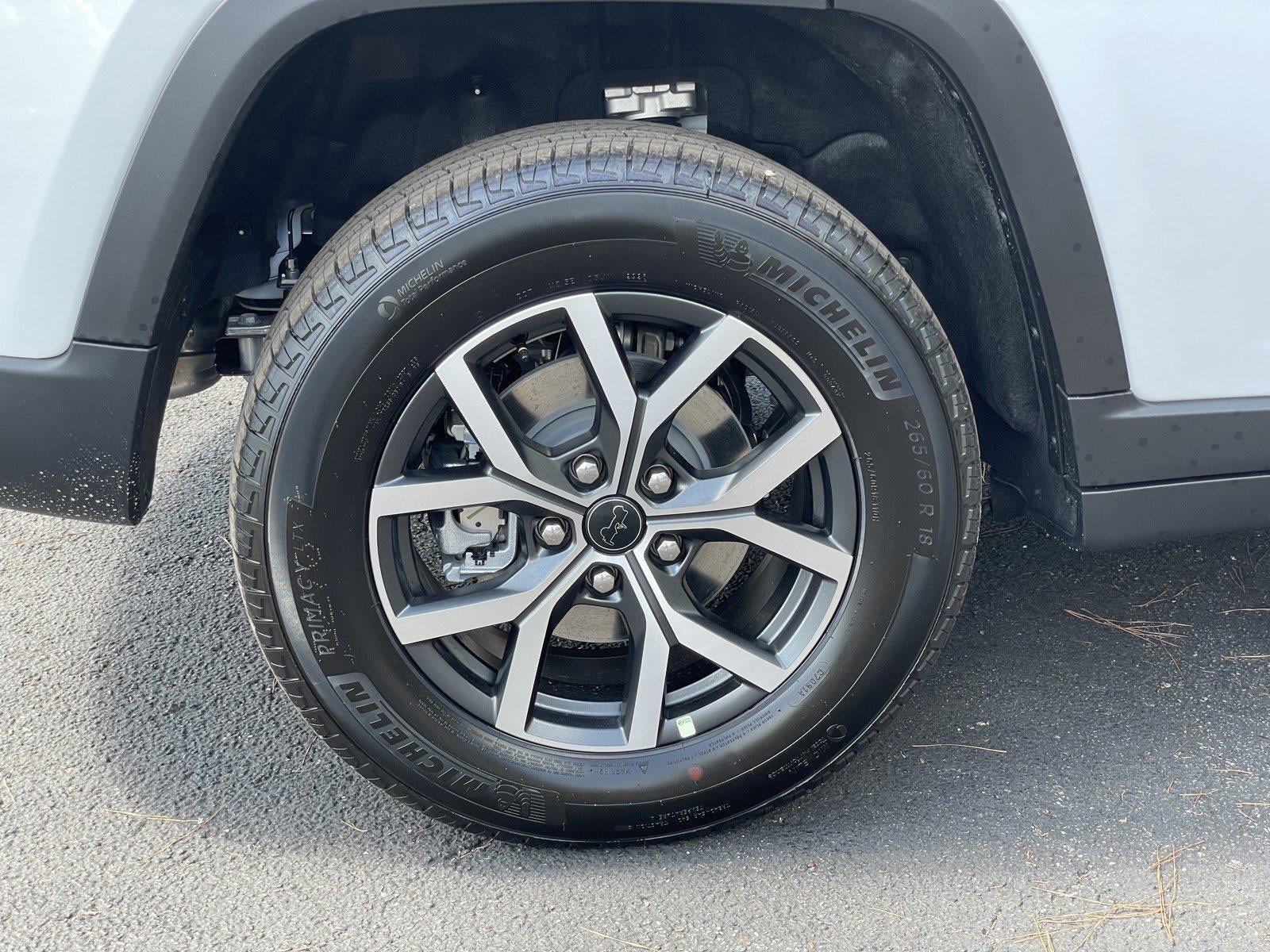 2027 Jeep Grand Cherokee GRAND CHEROKEE LAREDO X 4X2