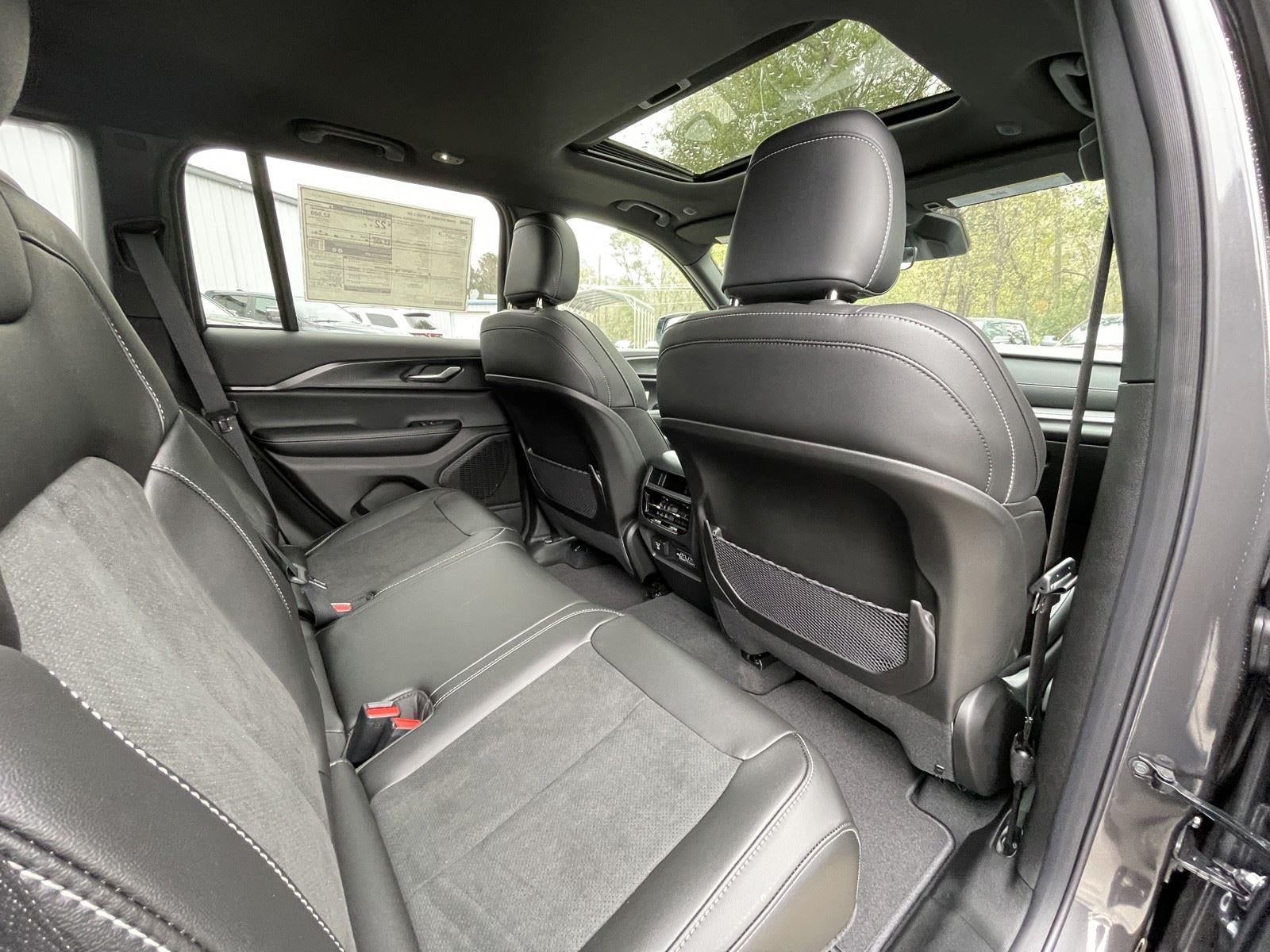 2025 Jeep Grand Cherokee GRAND CHEROKEE ALTITUDE X 4X2