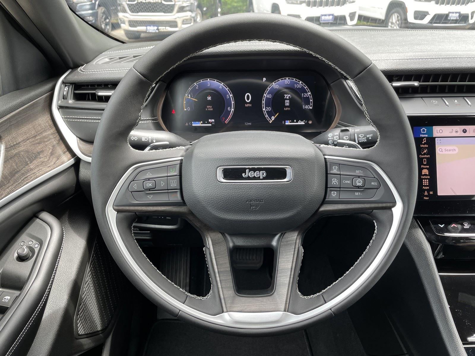 2026 Jeep Grand Cherokee GRAND CHEROKEE LAREDO ALTITUDE 4X4