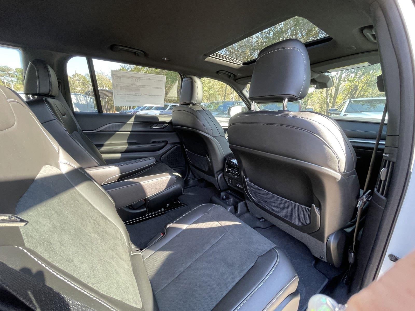 2025 Jeep Grand Cherokee GRAND CHEROKEE L ALTITUDE X 4X2