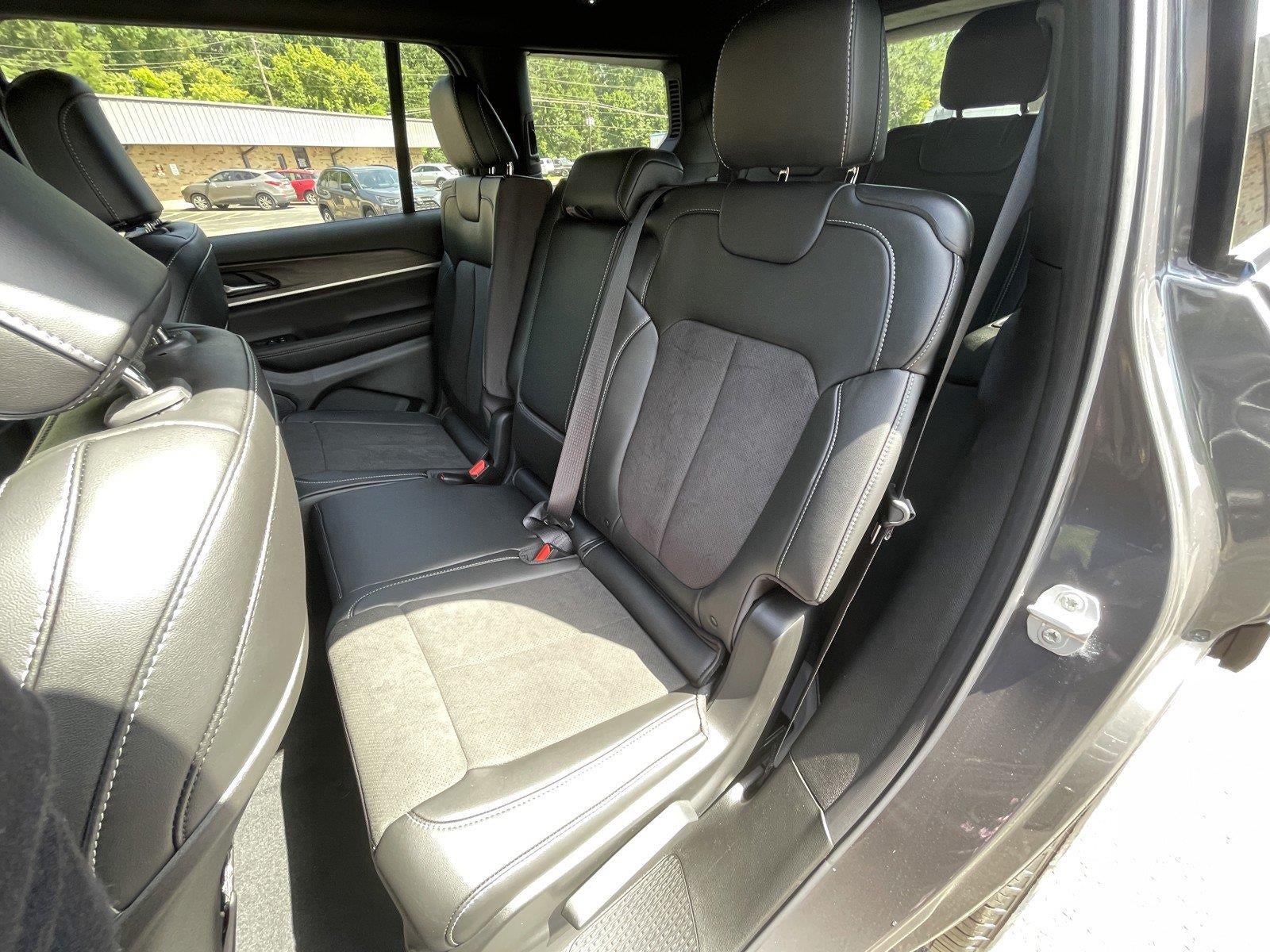 2026 Jeep Grand Cherokee GRAND CHEROKEE L LAREDO ALTITUDE 4X4