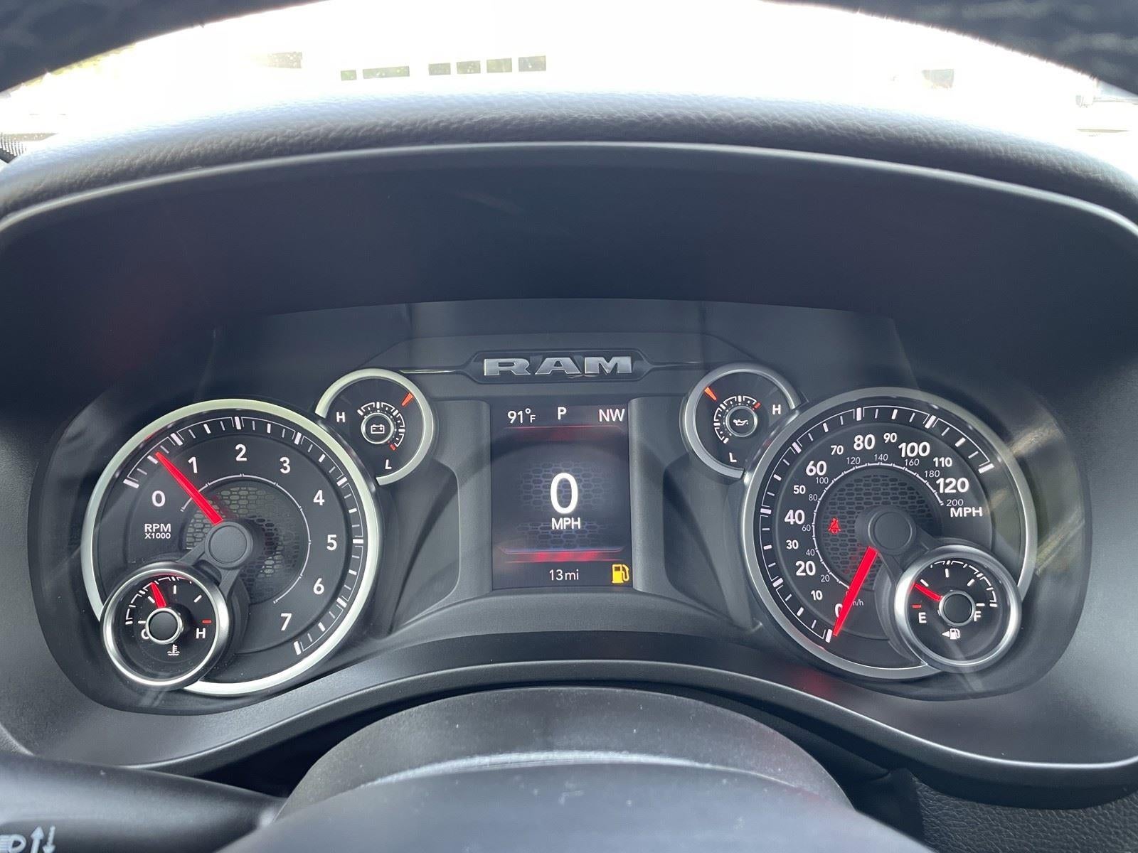 2025 RAM Ram 1500 RAM 1500 LONE STAR CREW CAB 4X4 5'7' BOX