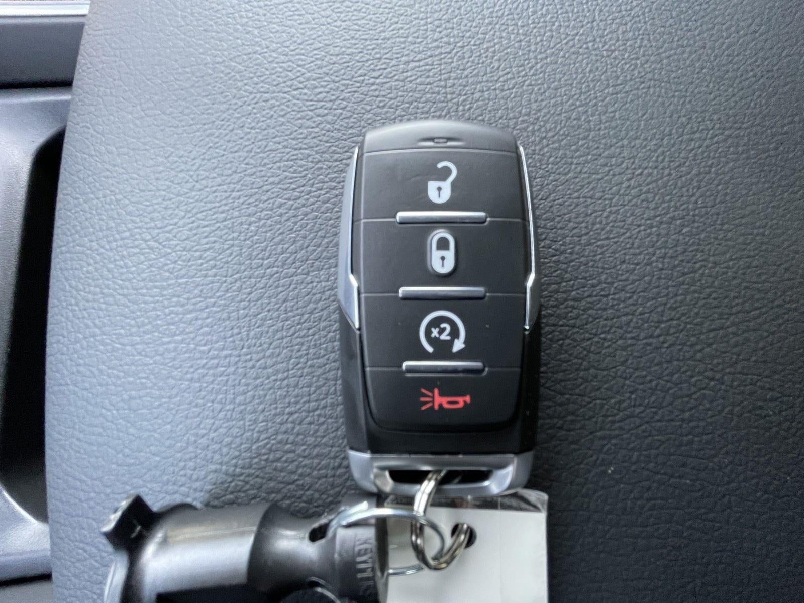 2025 RAM Ram 1500 RAM 1500 LONE STAR CREW CAB 4X4 5'7' BOX