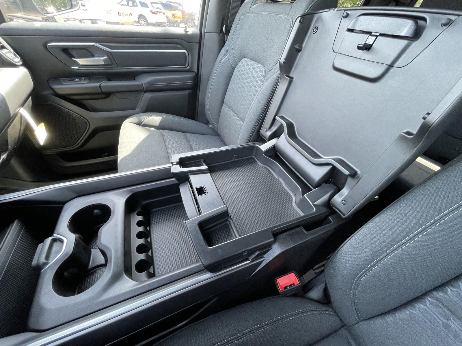 2025 RAM Ram 1500 RAM 1500 LONE STAR CREW CAB 4X4 5'7' BOX