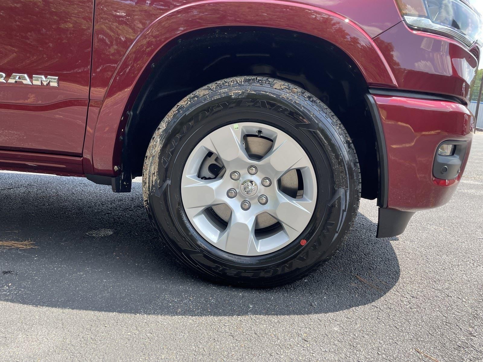 2026 RAM Ram 1500 RAM 1500 LONE STAR CREW CAB 4X4 5'7' BOX