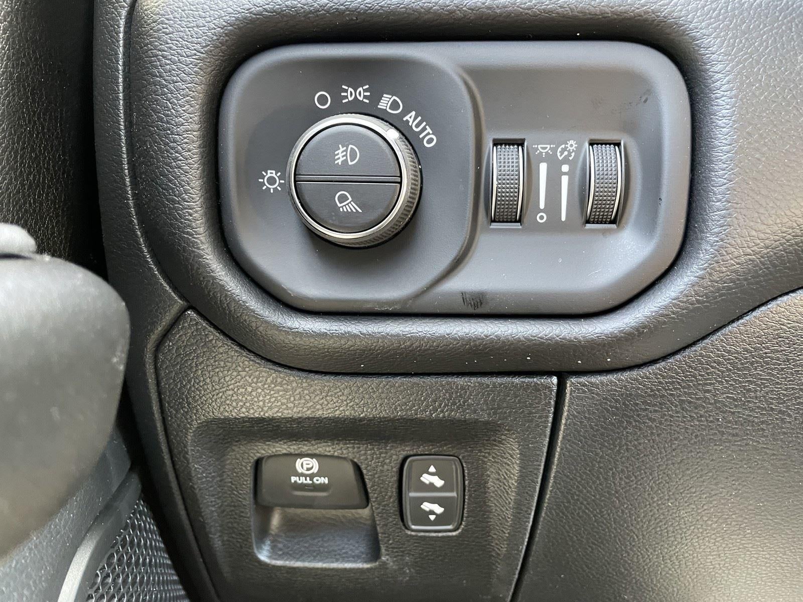 2026 RAM Ram 1500 RAM 1500 LONE STAR CREW CAB 4X4 5'7' BOX