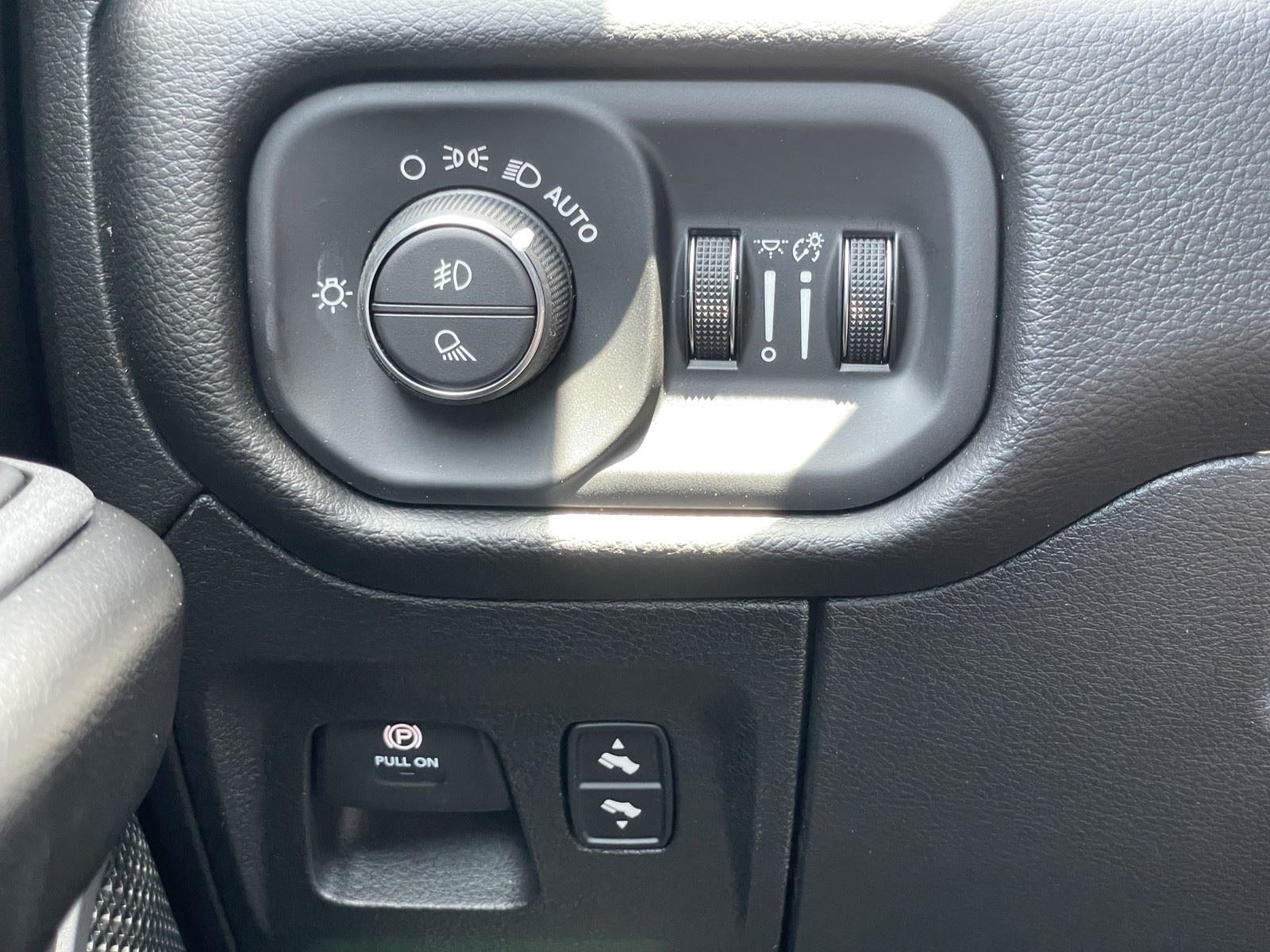 2026 RAM Ram 1500 RAM 1500 LONE STAR CREW CAB 4X4 5'7' BOX