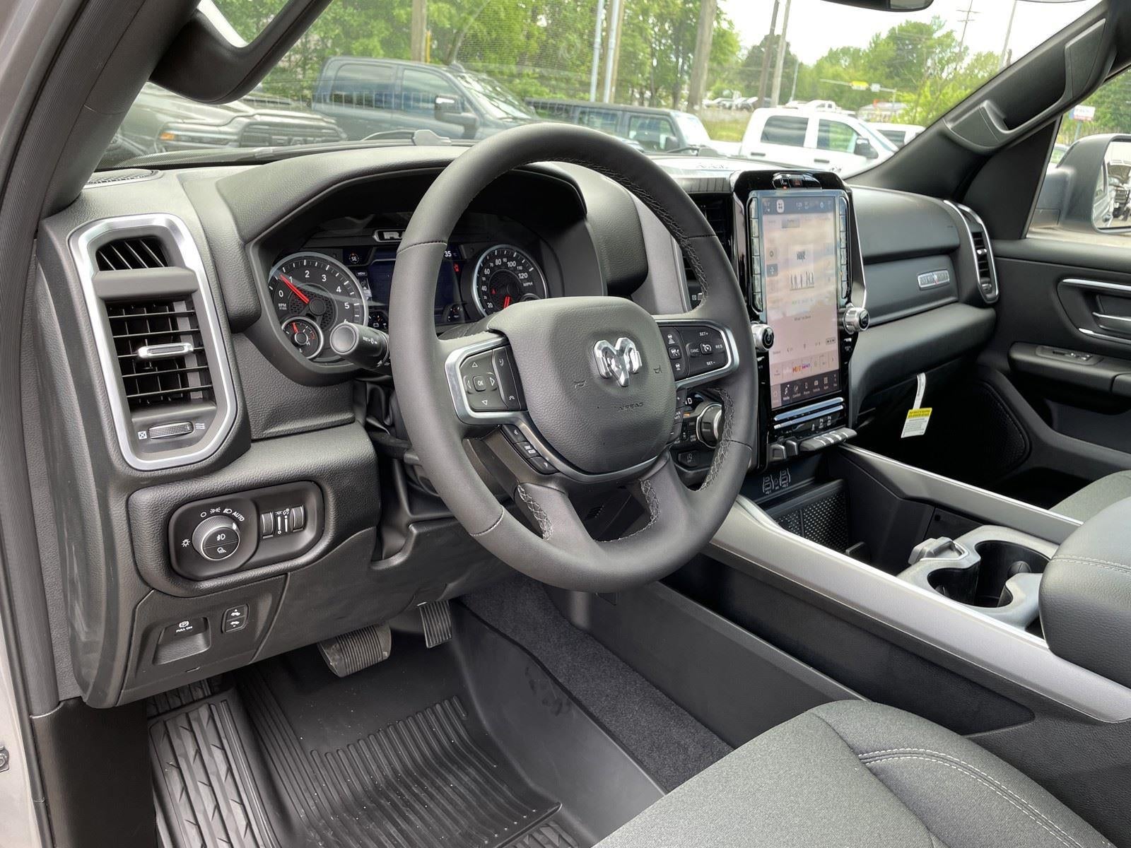 2026 RAM Ram 1500 RAM 1500 LONE STAR CREW CAB 4X4 5'7' BOX