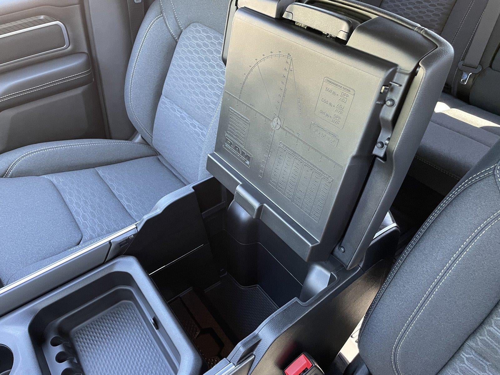 2026 RAM 1500 RAM 1500 LONE STAR CREW CAB 4X4 5'7' BOX