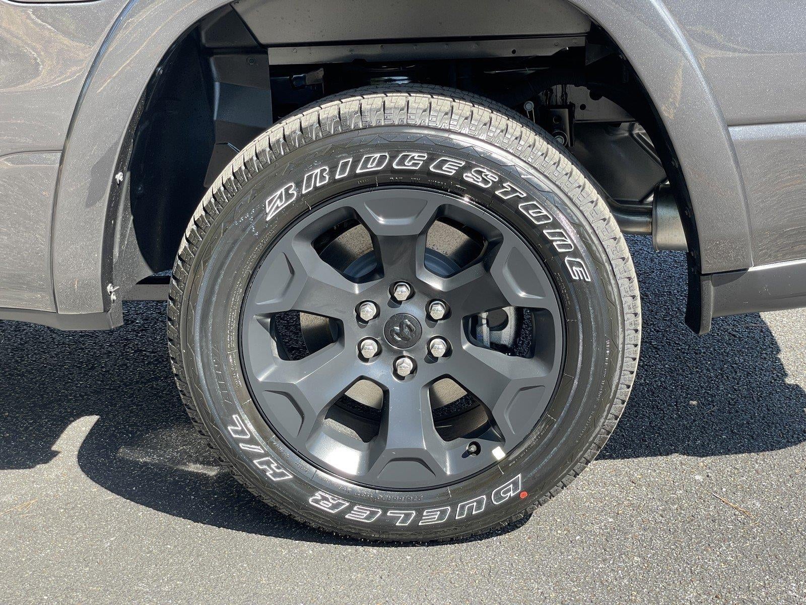 2026 RAM 1500 RAM 1500 LONE STAR CREW CAB 4X4 5'7' BOX