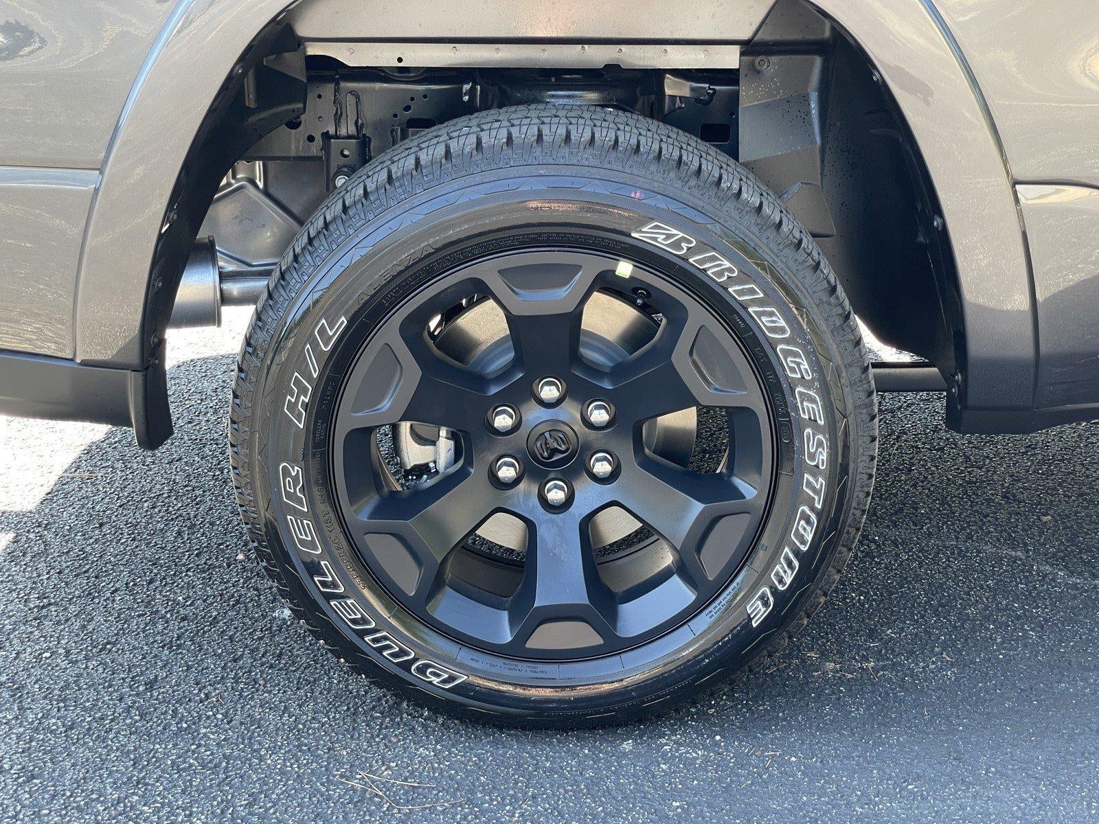 2026 RAM 1500 RAM 1500 LONE STAR CREW CAB 4X4 5'7' BOX