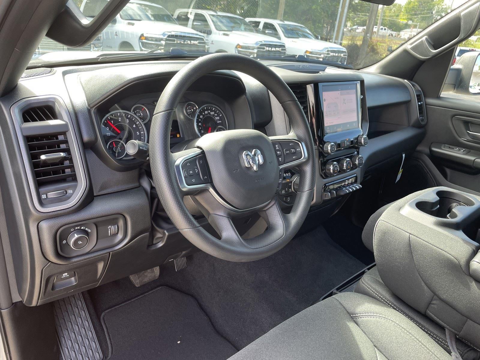 2026 RAM Ram 1500 RAM 1500 TRADESMAN CREW CAB 4X4 5'7' BOX