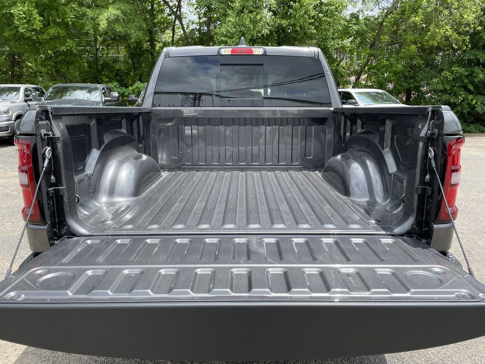 2026 RAM Ram 1500 RAM 1500 EXPRESS CREW CAB 4X4 5'7' BOX
