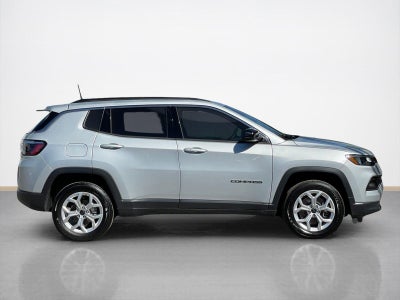 2025 Jeep Compass COMPASS LATITUDE 4X4