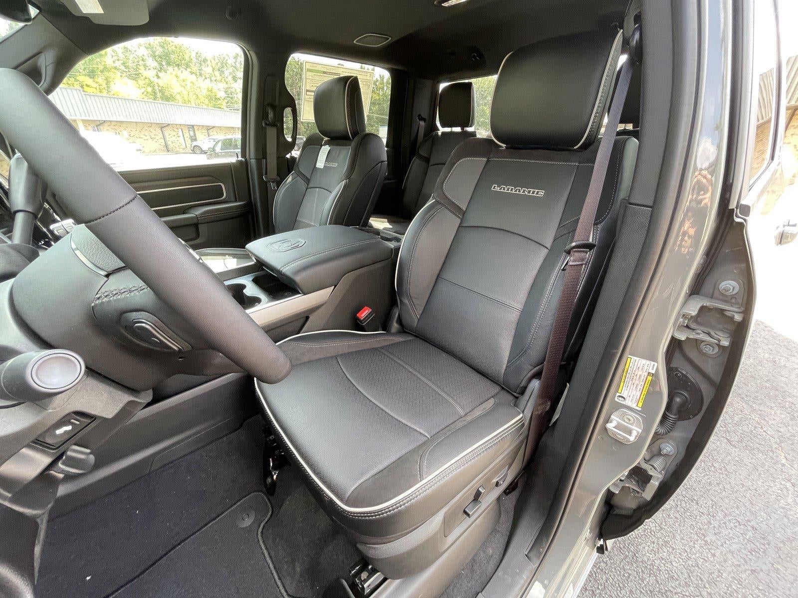 2027 RAM Ram 3500 RAM 3500 LARAMIE CREW CAB 4X4 8' BOX