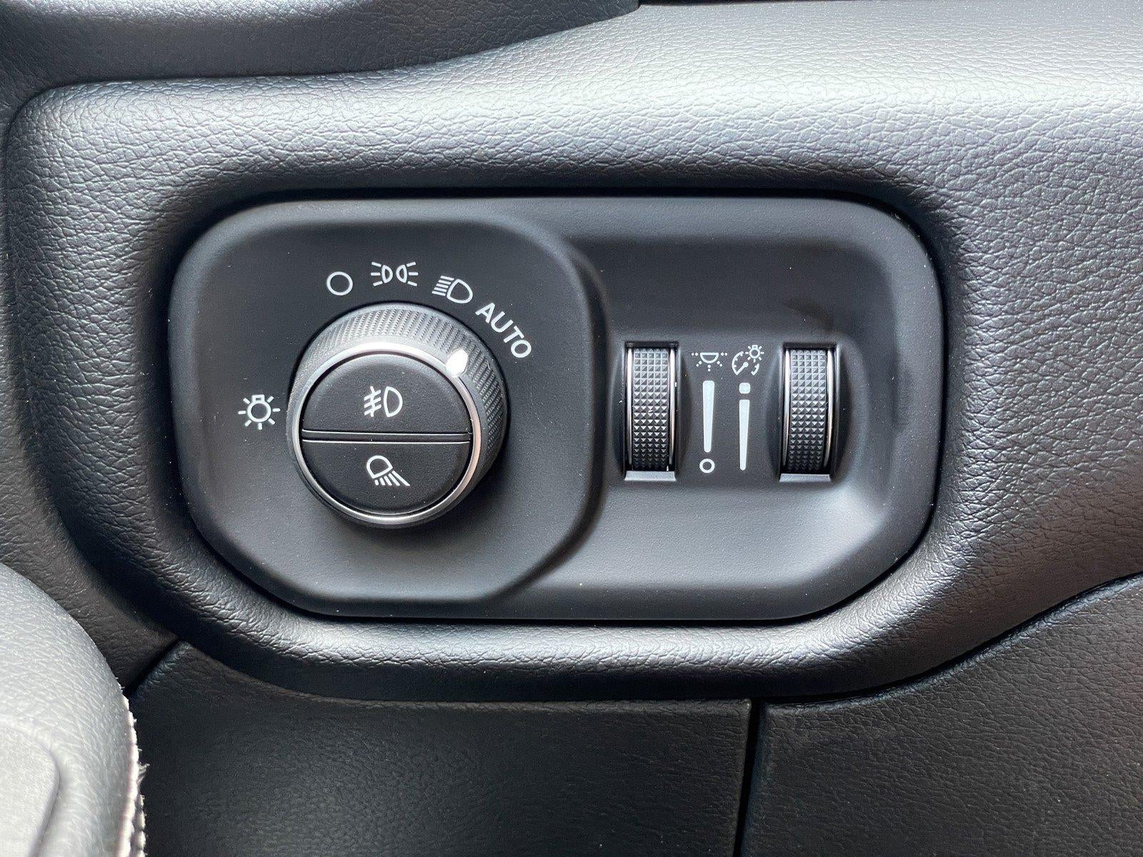 2027 RAM Ram 3500 RAM 3500 LARAMIE CREW CAB 4X4 8' BOX