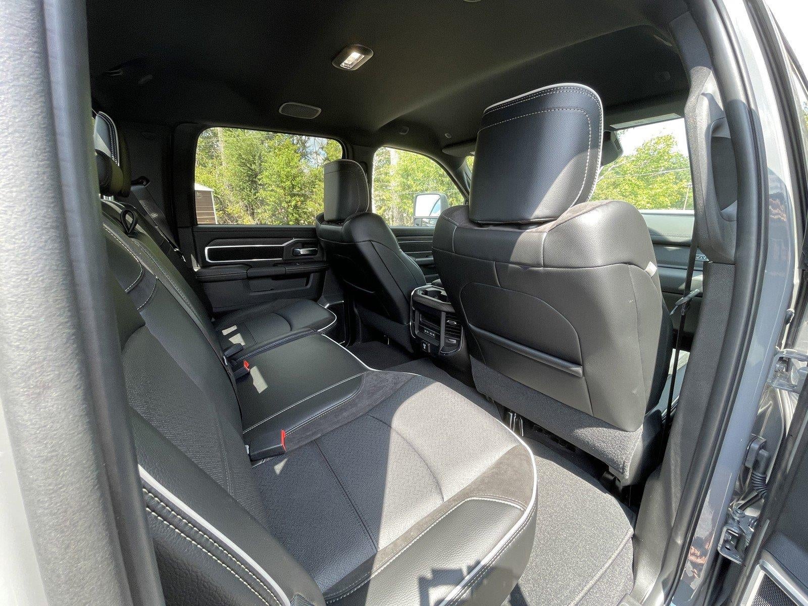 2027 RAM Ram 3500 RAM 3500 LARAMIE CREW CAB 4X4 8' BOX