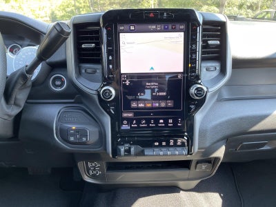 2027 RAM Ram 3500 RAM 3500 TRADESMAN CREW CAB 4X4 8' BOX