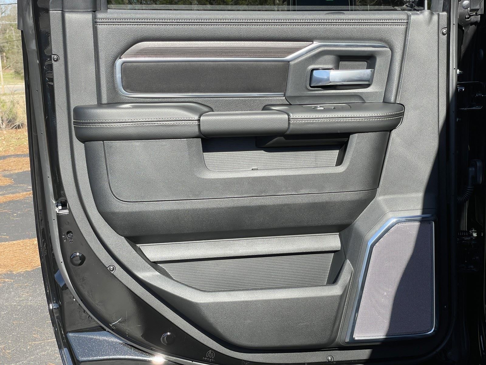 2026 RAM Ram 3500 RAM 3500 LARAMIE CREW CAB 4X4 8' BOX