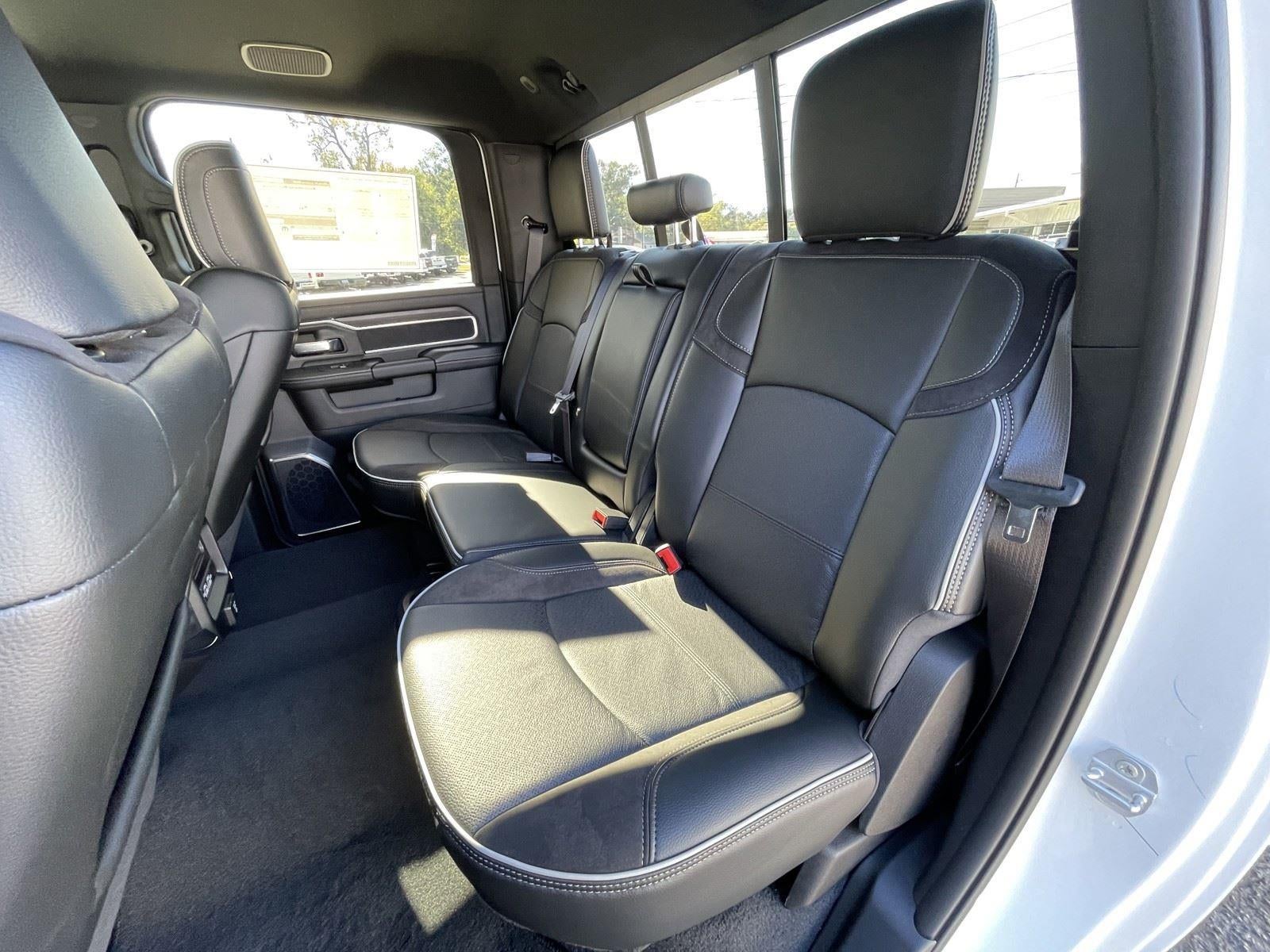 2026 RAM Ram 3500 RAM 3500 LARAMIE CREW CAB 4X4 8' BOX