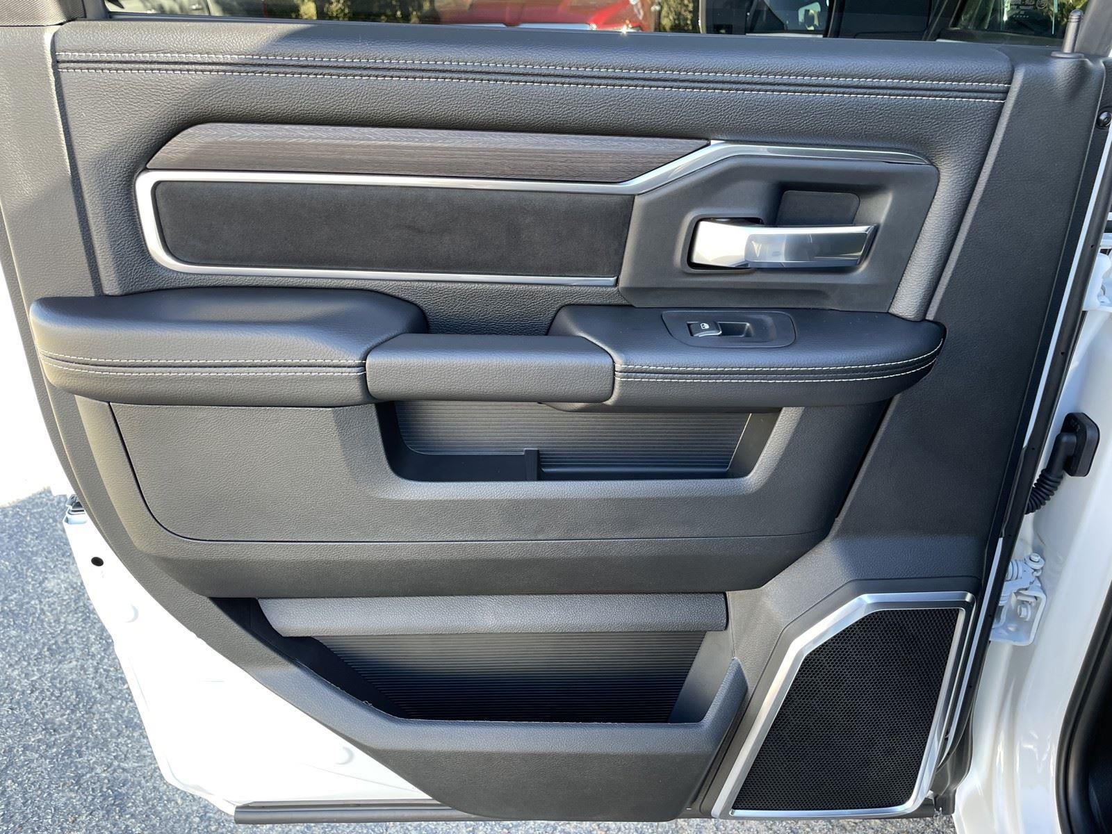 2026 RAM Ram 3500 RAM 3500 LARAMIE CREW CAB 4X4 8' BOX