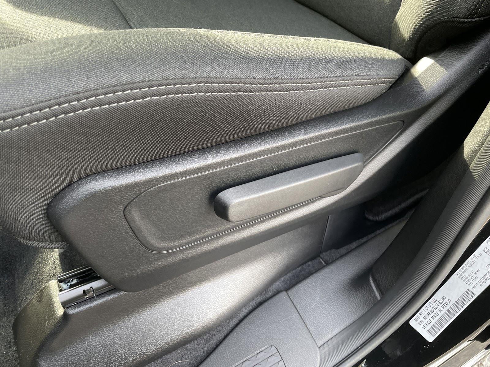 2025 RAM Ram 1500 RAM 1500 TRADESMAN CREW CAB 4X2 5'7' BOX