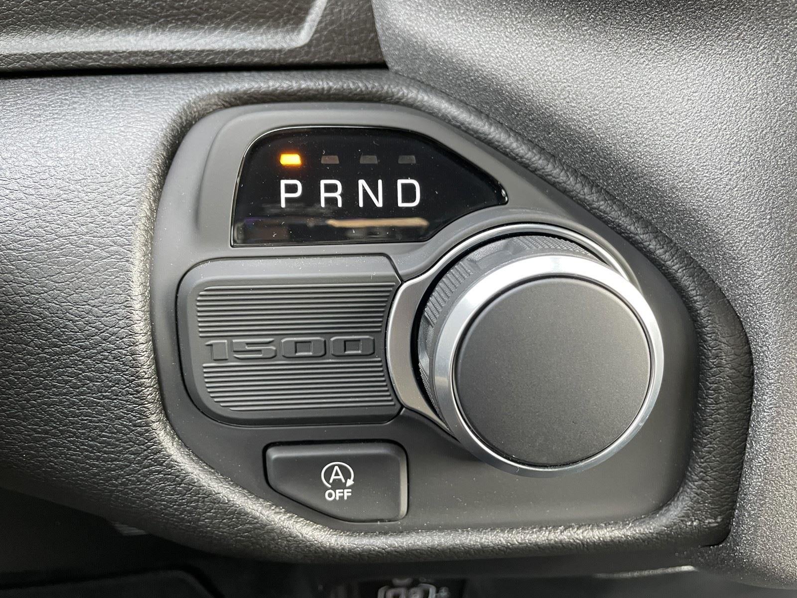 2025 RAM Ram 1500 RAM 1500 TRADESMAN CREW CAB 4X2 5'7' BOX