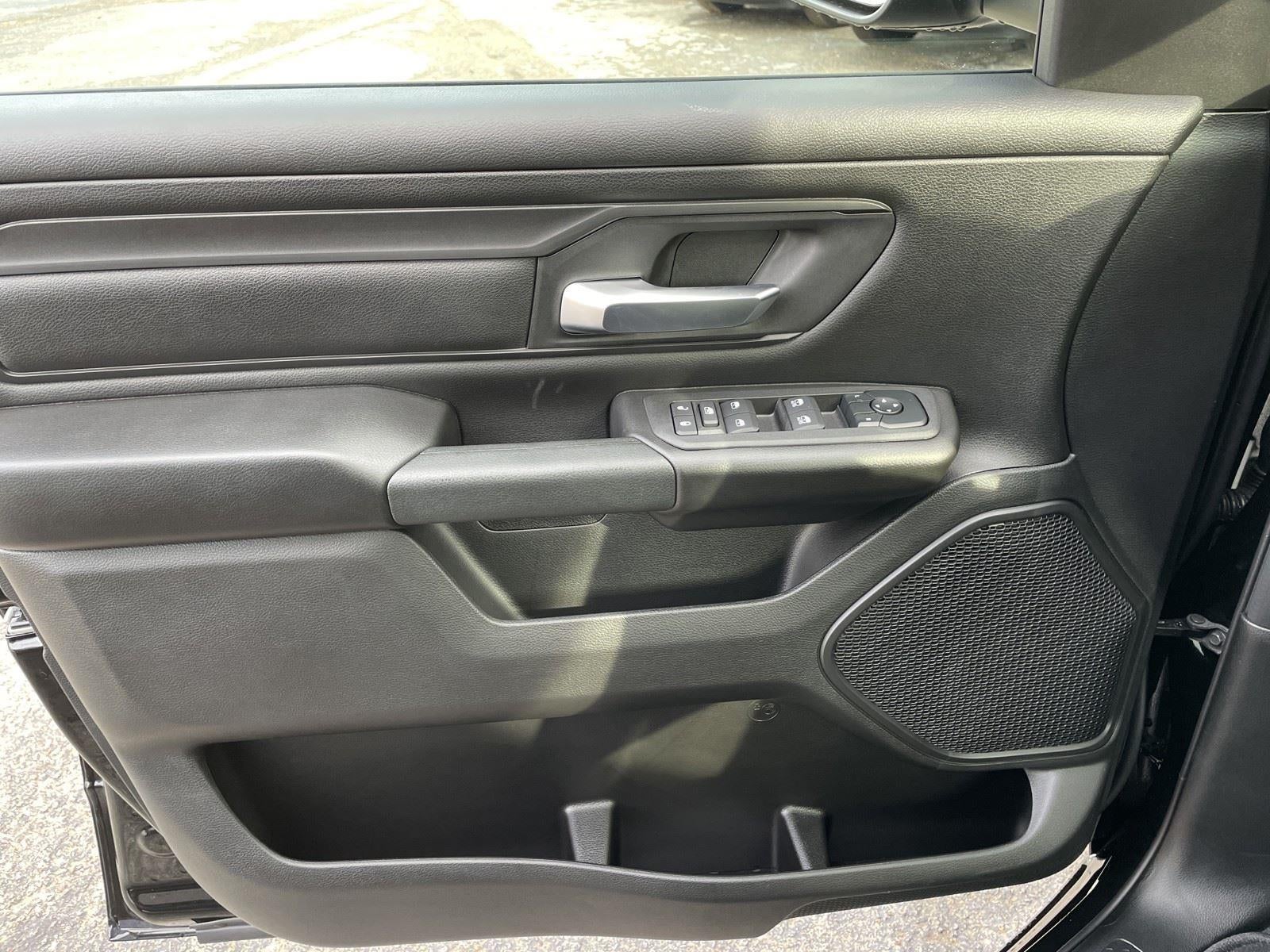 2025 RAM Ram 1500 RAM 1500 TRADESMAN CREW CAB 4X2 5'7' BOX