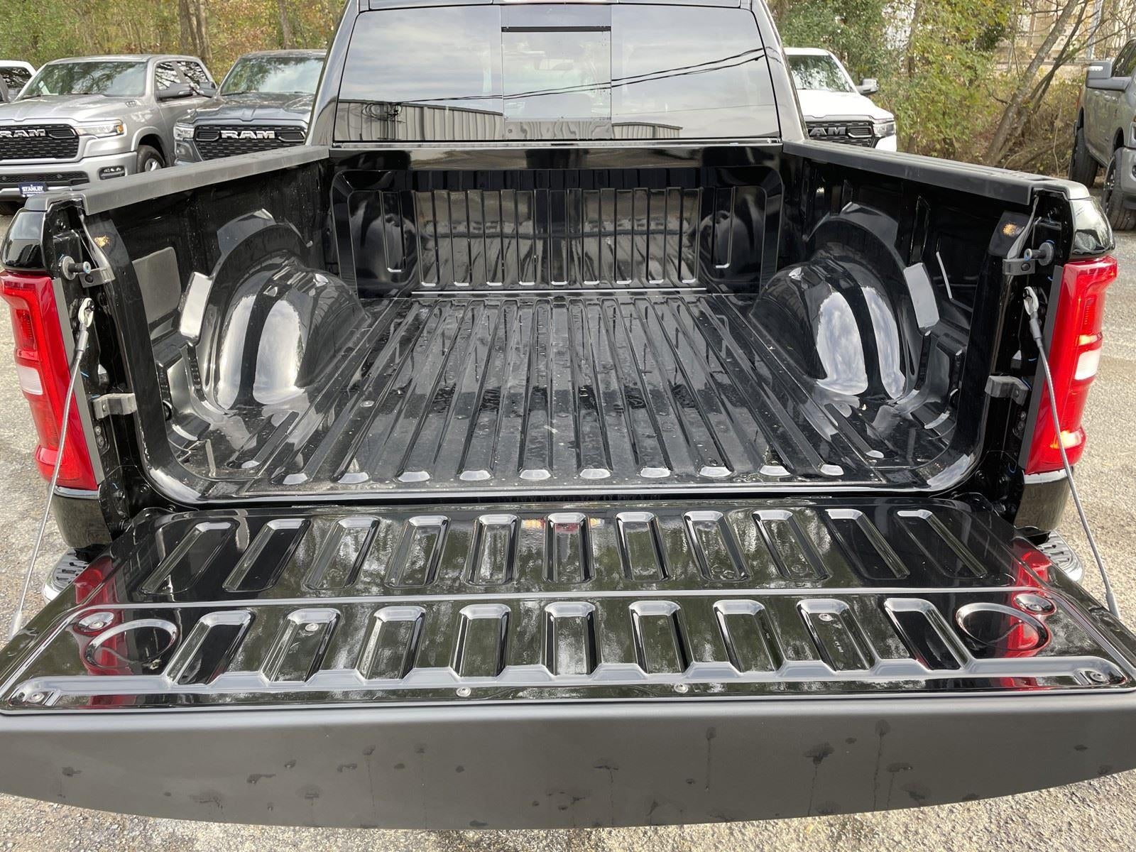 2025 RAM Ram 1500 RAM 1500 TRADESMAN CREW CAB 4X2 5'7' BOX