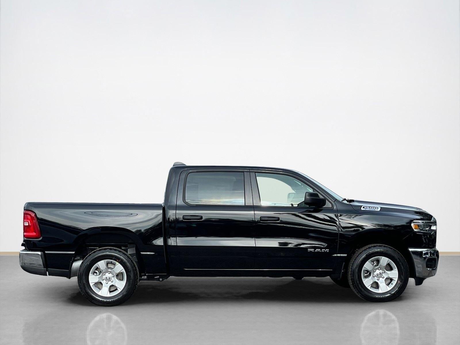 2025 RAM Ram 1500 RAM 1500 TRADESMAN CREW CAB 4X2 5'7' BOX