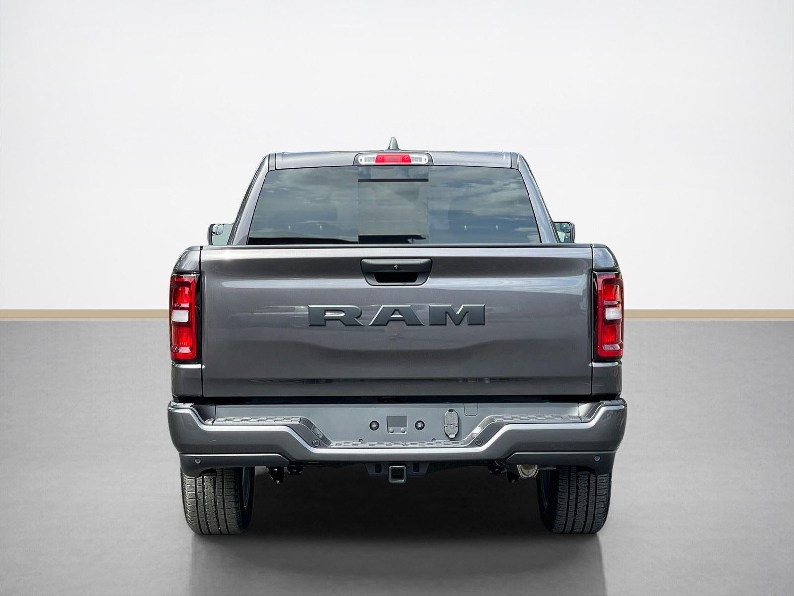 2026 RAM Ram 1500 RAM 1500 EXPRESS CREW CAB 4X2 5'7' BOX