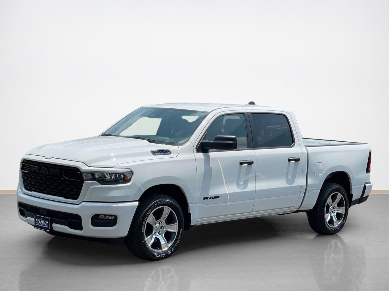 2026 RAM Ram 1500 RAM 1500 EXPRESS CREW CAB 4X2 5'7' BOX