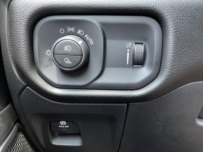 2026 RAM Ram 1500 RAM 1500 EXPRESS CREW CAB 4X2 5'7' BOX