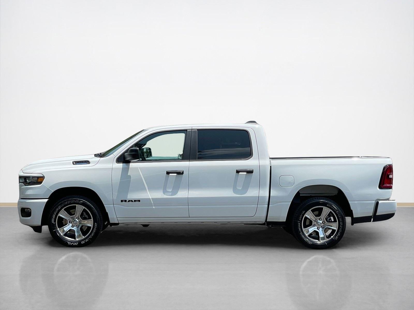 2026 RAM Ram 1500 RAM 1500 EXPRESS CREW CAB 4X2 5'7' BOX