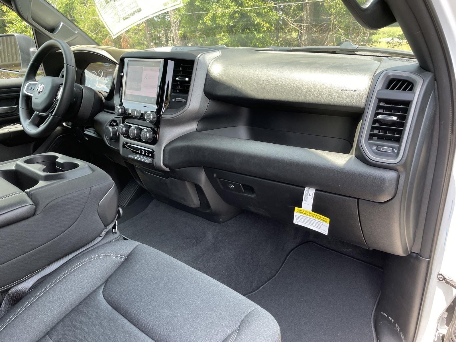 2026 RAM Ram 1500 RAM 1500 EXPRESS CREW CAB 4X2 5'7' BOX