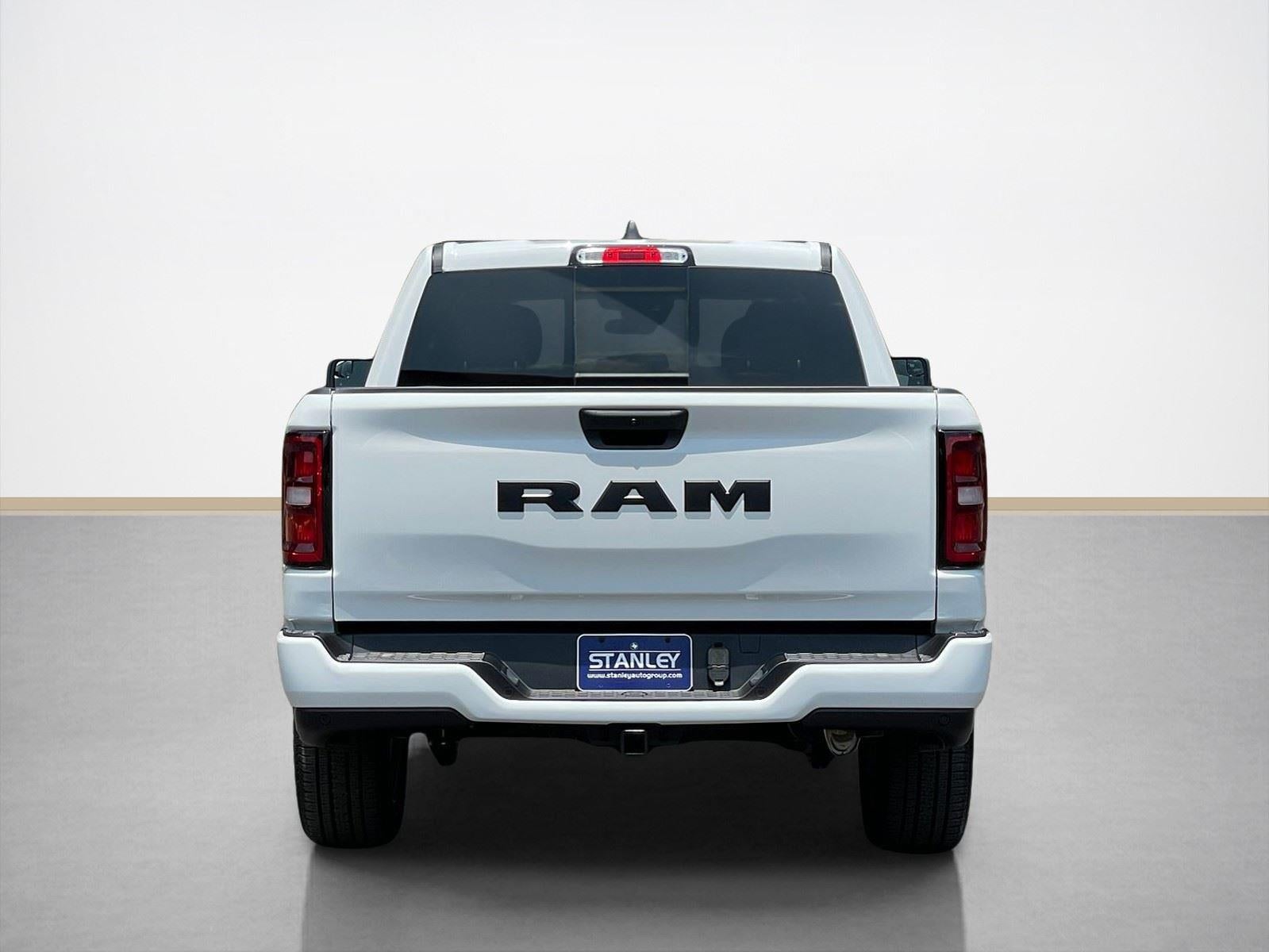 2026 RAM Ram 1500 RAM 1500 EXPRESS CREW CAB 4X2 5'7' BOX