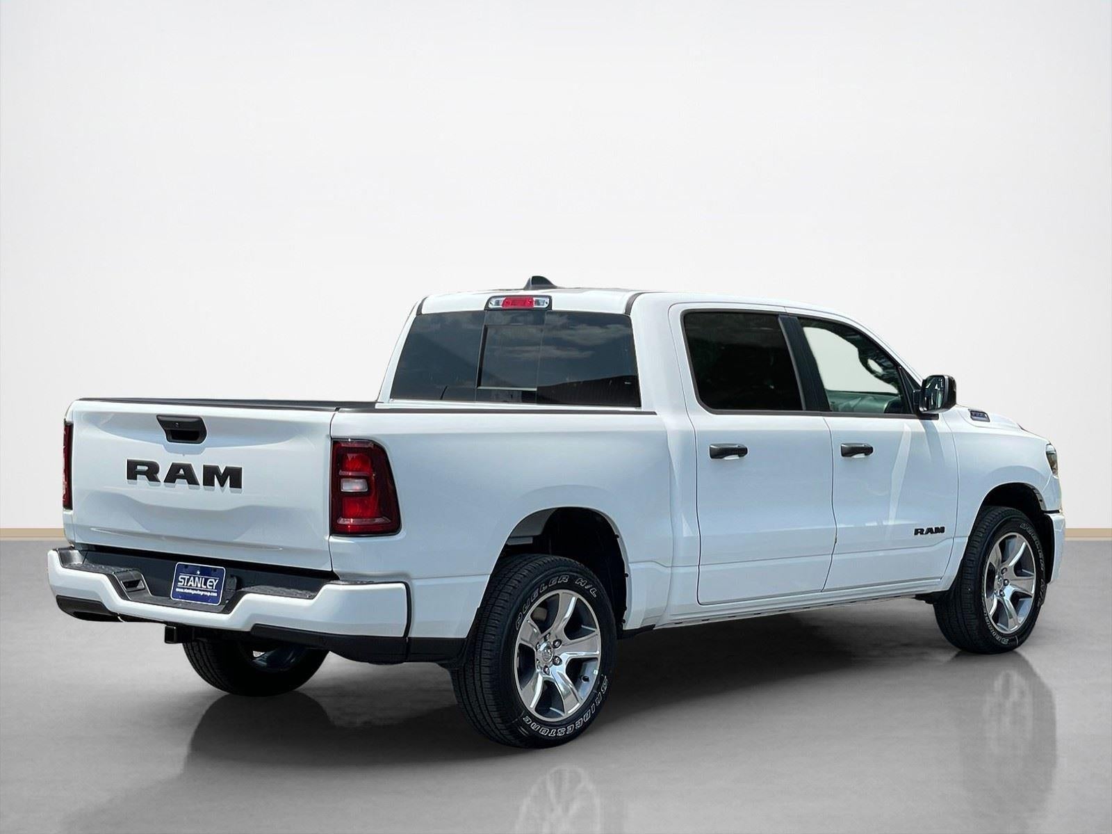 2026 RAM Ram 1500 RAM 1500 EXPRESS CREW CAB 4X2 5'7' BOX