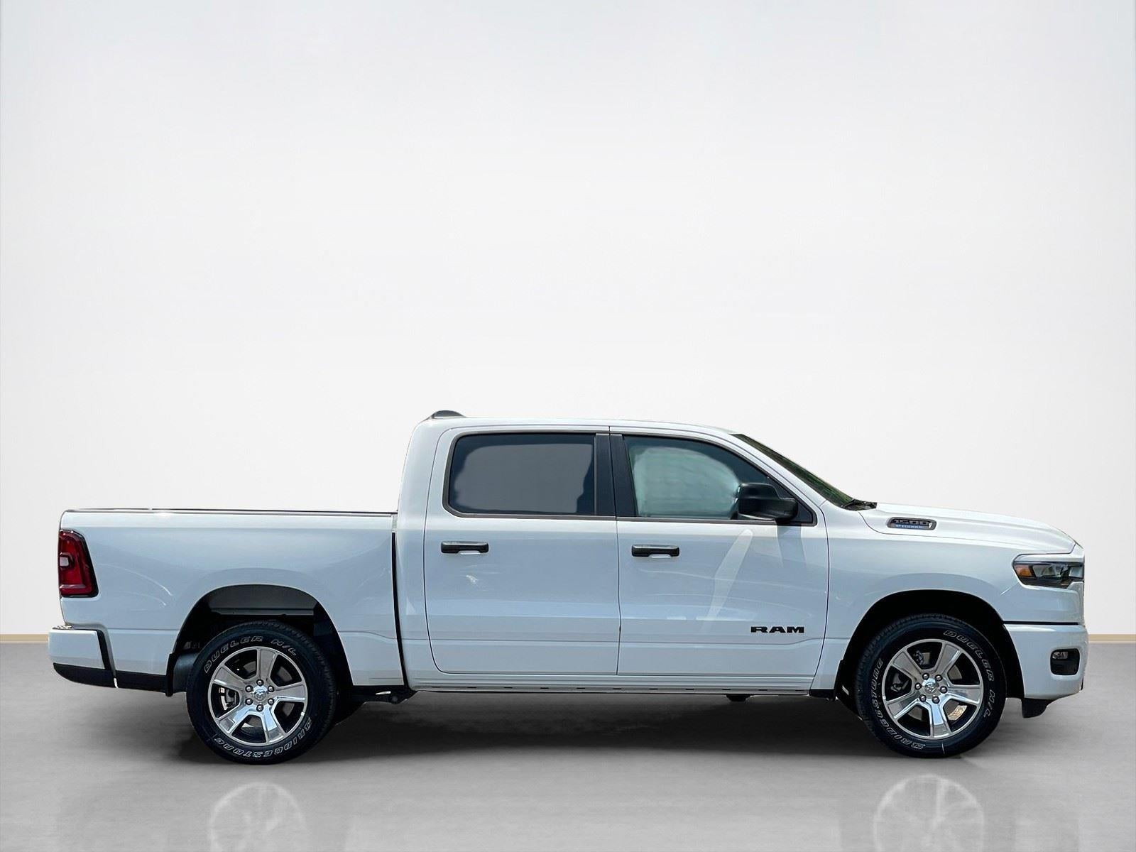 2026 RAM Ram 1500 RAM 1500 EXPRESS CREW CAB 4X2 5'7' BOX