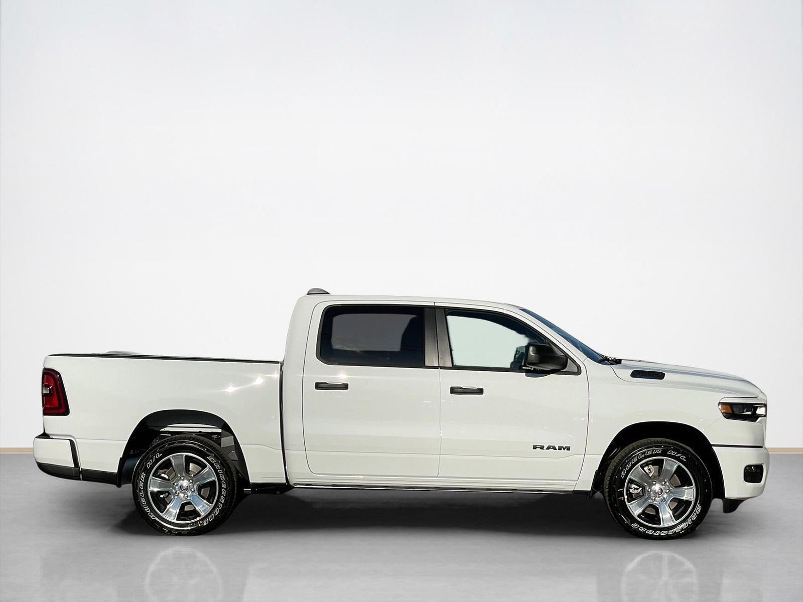 2025 RAM Ram 1500 RAM 1500 TRADESMAN CREW CAB 4X2 5'7' BOX
