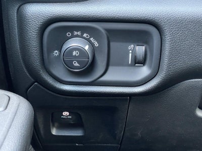 2026 RAM 1500 RAM 1500 EXPRESS CREW CAB 4X4 5'7' BOX