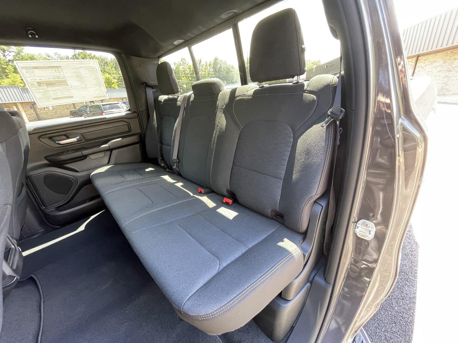 2026 RAM 1500 RAM 1500 EXPRESS CREW CAB 4X4 5'7' BOX