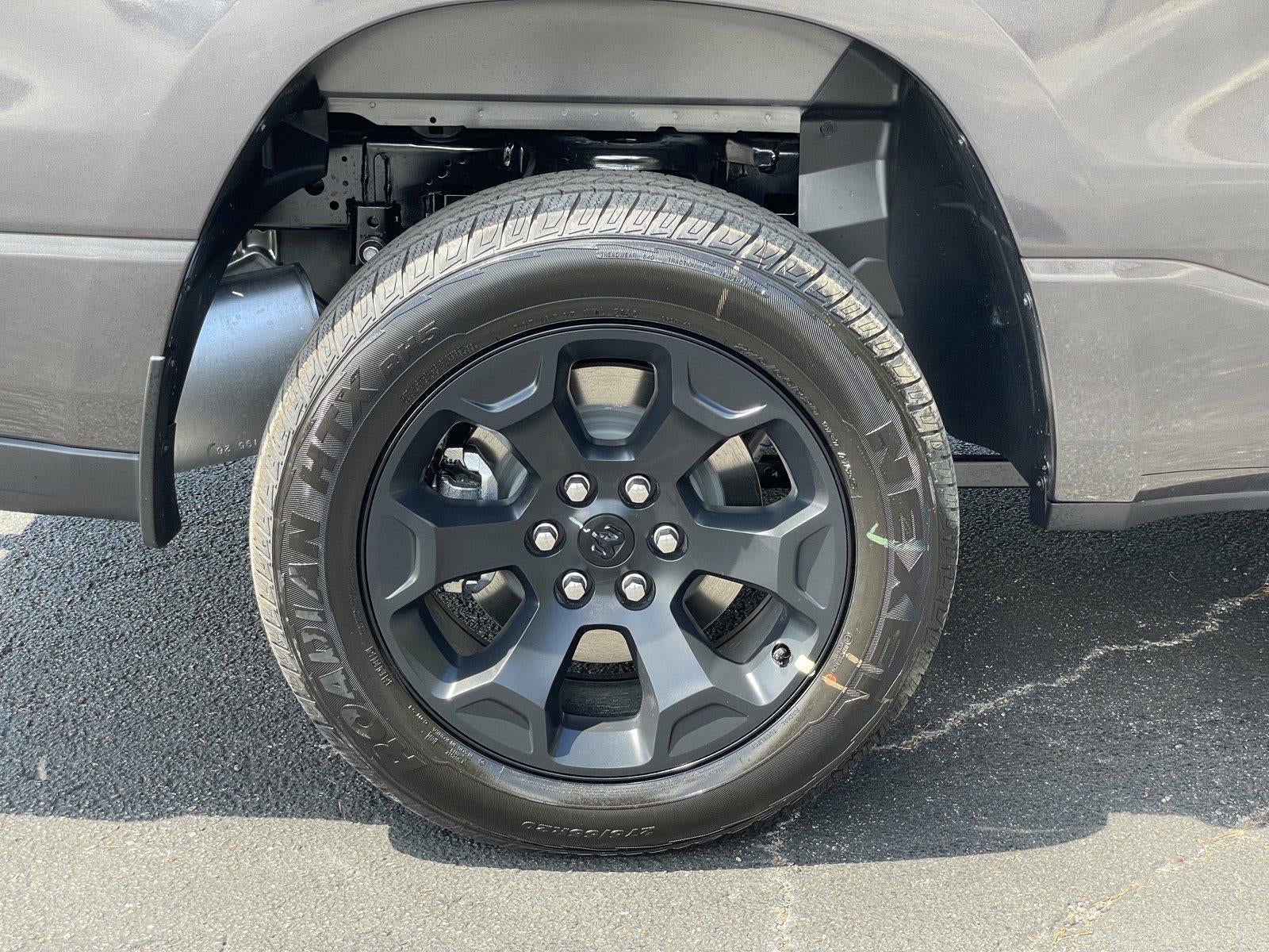 2026 RAM 1500 RAM 1500 EXPRESS CREW CAB 4X4 5'7' BOX