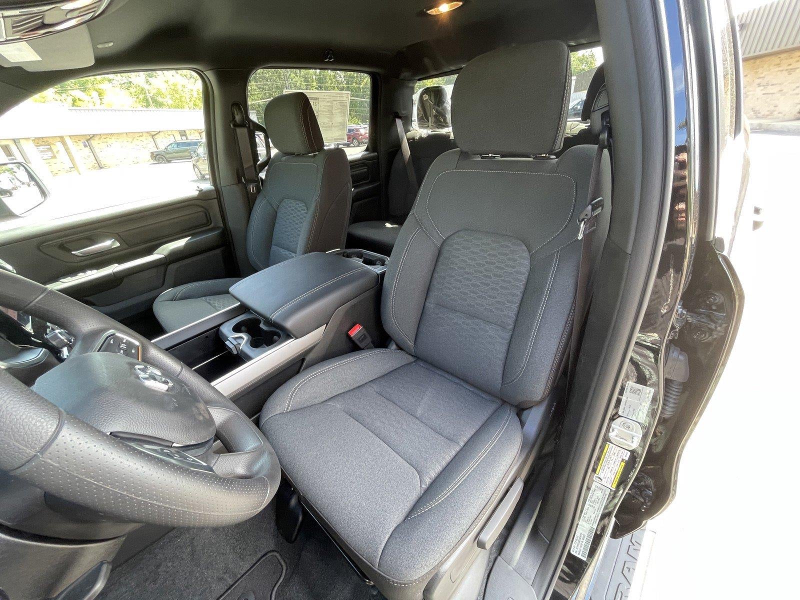 2026 RAM 1500 RAM 1500 EXPRESS CREW CAB 4X4 5'7' BOX