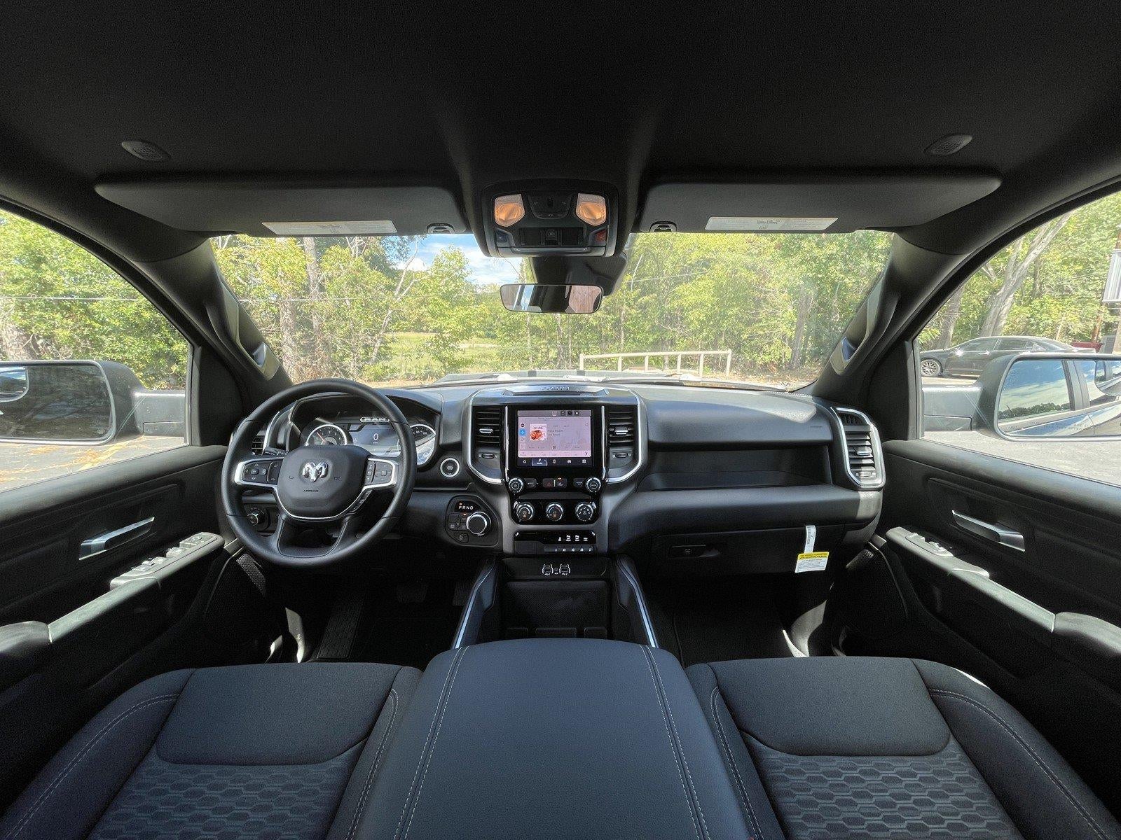 2026 RAM 1500 RAM 1500 EXPRESS CREW CAB 4X4 5'7' BOX