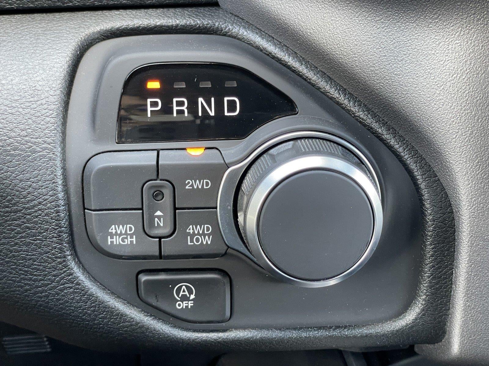 2026 RAM 1500 RAM 1500 EXPRESS CREW CAB 4X4 5'7' BOX