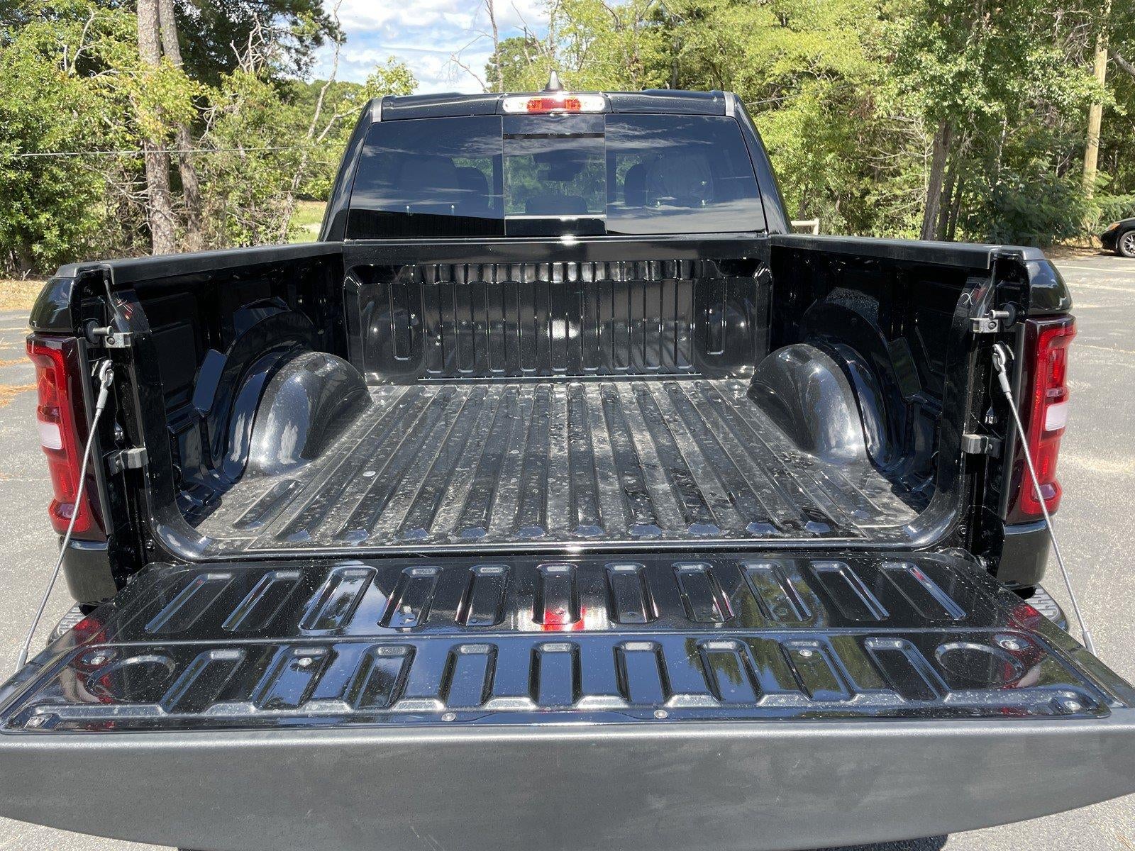 2026 RAM 1500 RAM 1500 EXPRESS CREW CAB 4X4 5'7' BOX